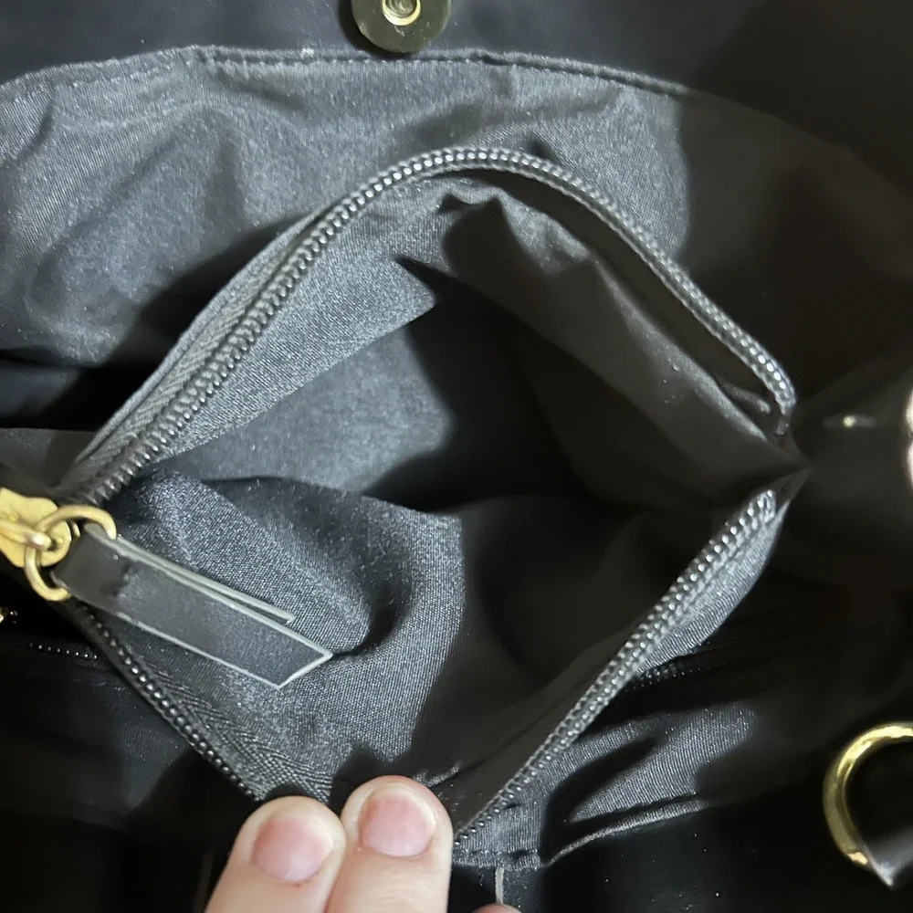 Liz Claiborne Faux Leather Black QuiltedPurse Bag‎ Gold Hardware